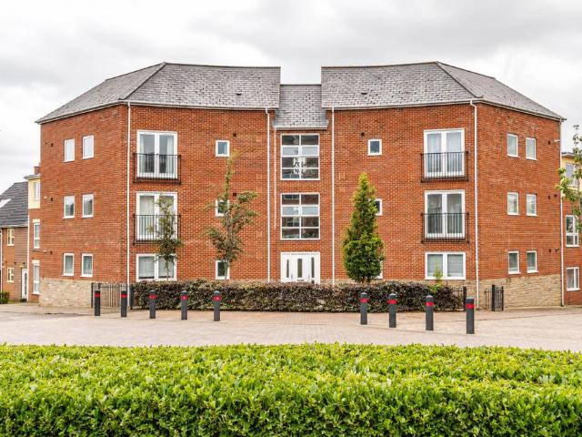 Flat for sale in Feckenham, City Of Bristol