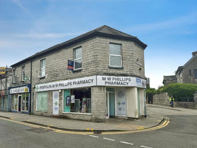 Flat for sale in Bridgend, Wales