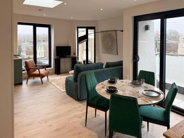 Flat for sale in West Norwood, Greater London