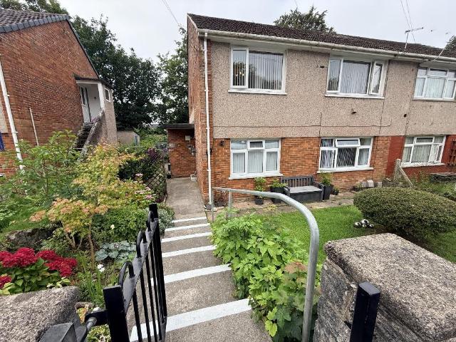Flat for sale in Pontarddulais, Wales