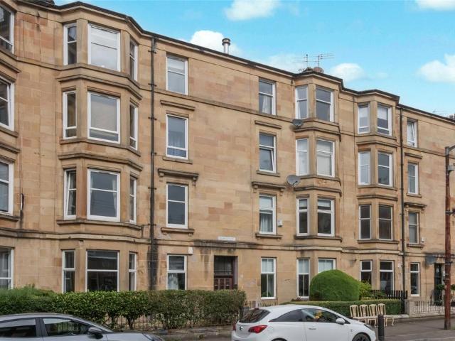Flat for sale in Shawmoss, Shawlands