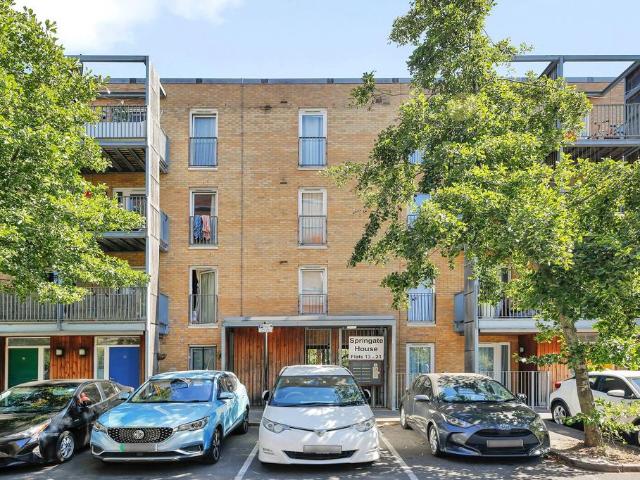 Flat for sale in Little Ilford, Greater London