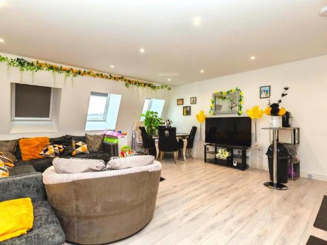 Flat for sale in Quarrendon, Aylesbury