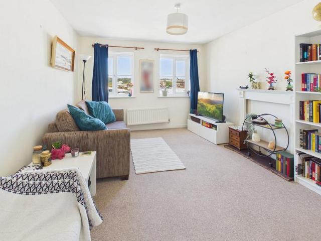Flat for sale in Feckenham, City Of Bristol