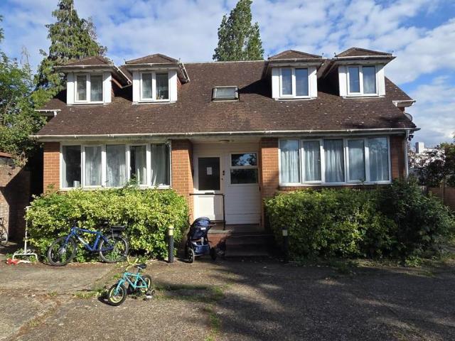 Flat for sale in Preston, Greater London