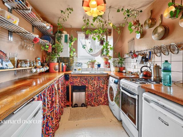 Flat for sale in South Tottenham, Greater London