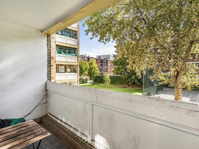 Flat for sale in Loughborough Junction, Greater London