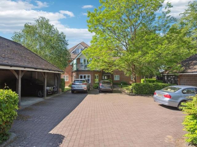 Flat for sale in Horsenden, Princes Risborough