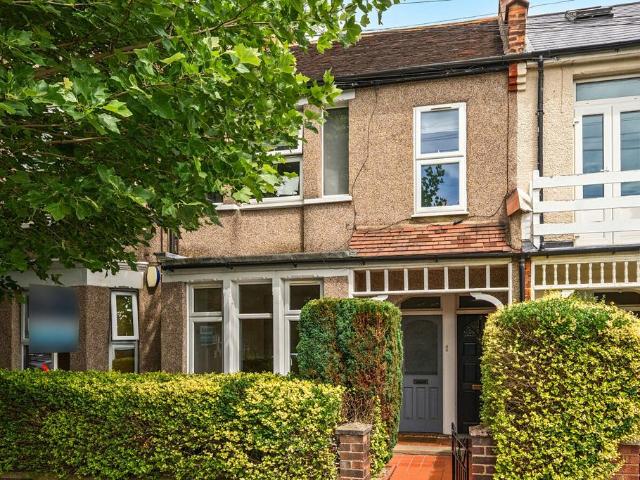 Flat for sale in London Borough of Merton, Merton Park
