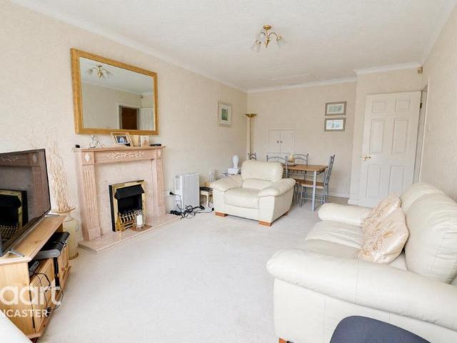 Flat for sale in Bessacarr, South Yorkshire