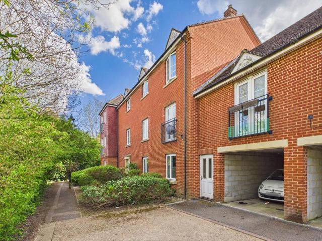Flat for sale in Bridgefield, Kent