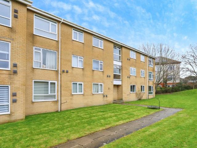 Flat for sale in Oakdale, Poole