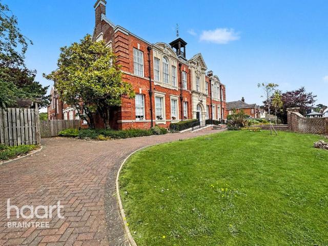 Flat for sale in Bocking, Chipping Hill