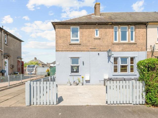 Flat for sale in Callendar Park, Scotland