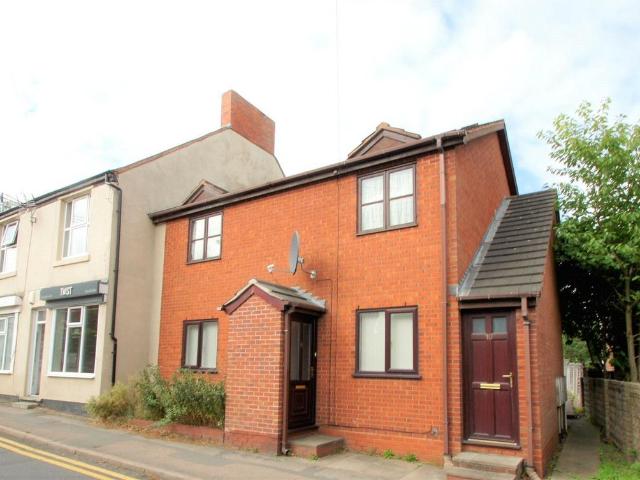 Flat for sale in Landywood, Great Chatwell
