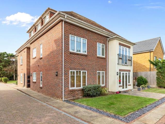 Flat for sale in Angmering on Sea, Arun