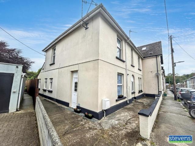 Flat for sale in Weir Quay, Devon