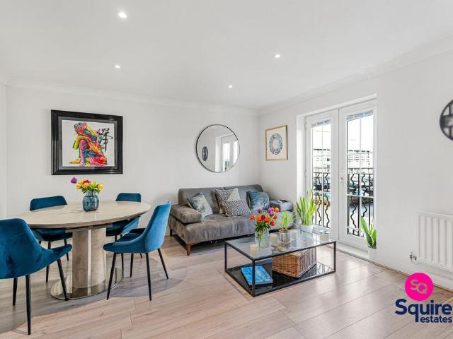Flat for sale in West Finchley, Greater London