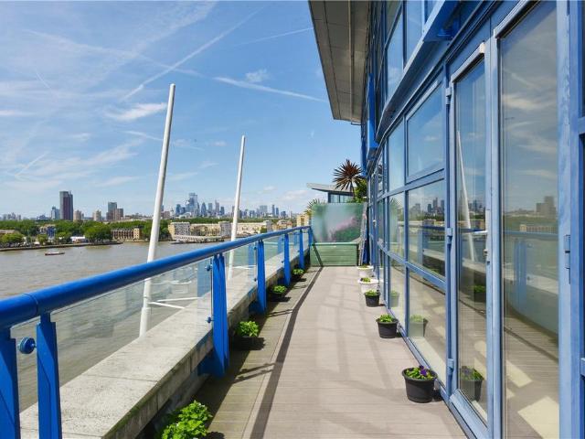 Flat for sale in The Odyssey, Isle Of Dogs