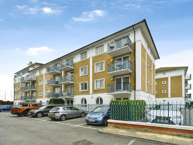 Flat for sale in Roedean