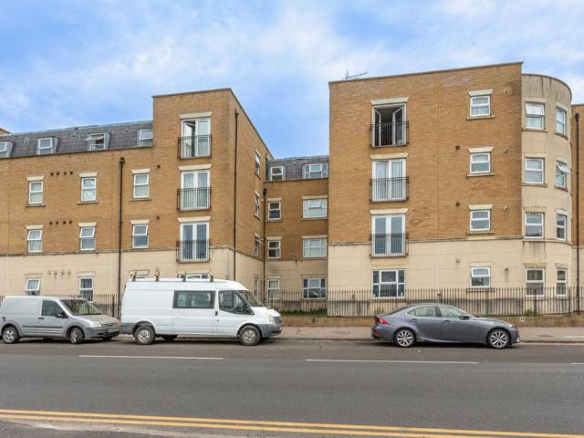 Flat for sale in Cliftonville West, Acol