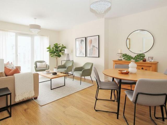 Flat for sale in Denham