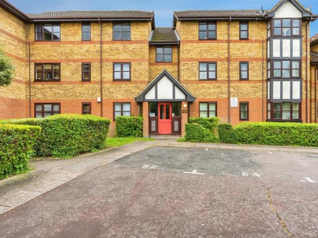 Flat for sale in Cauldwell, Bedford