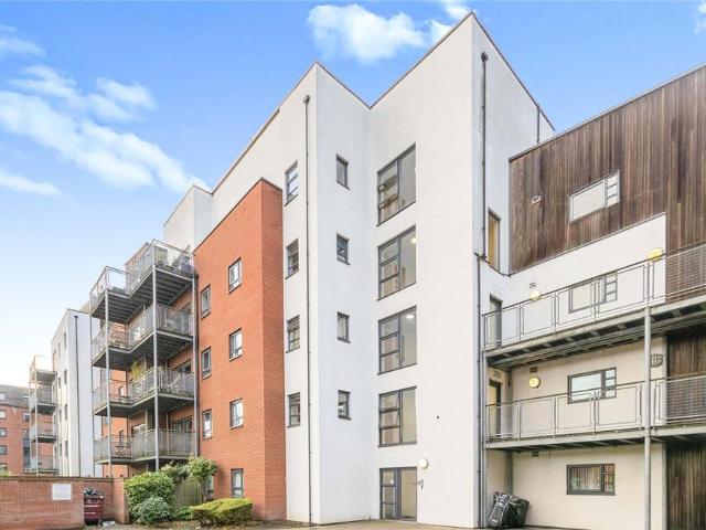 Flat for sale in Georgia, Greater Manchester