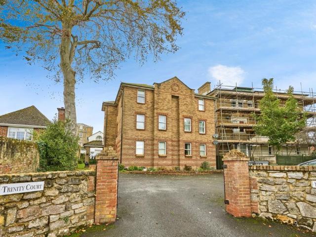 Flat for sale in Oakfield, Ryde