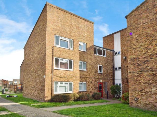 Flat for sale in Broxbourne, Hertfordshire