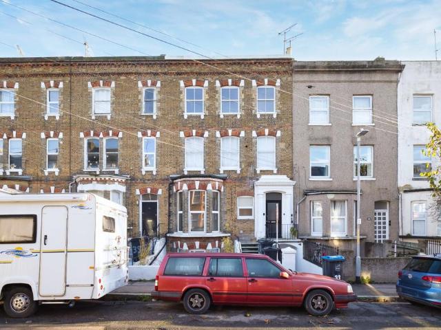 Flat for sale in Chilton, Acol