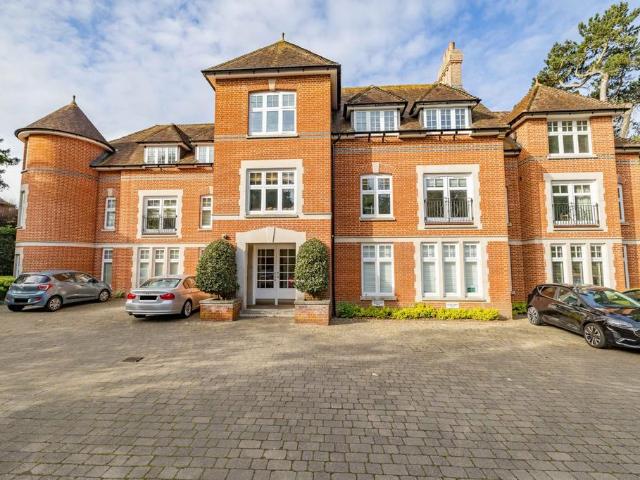 Flat for sale in Longport, Canterbury