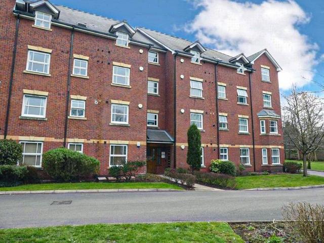 Flat for sale in Calderstones