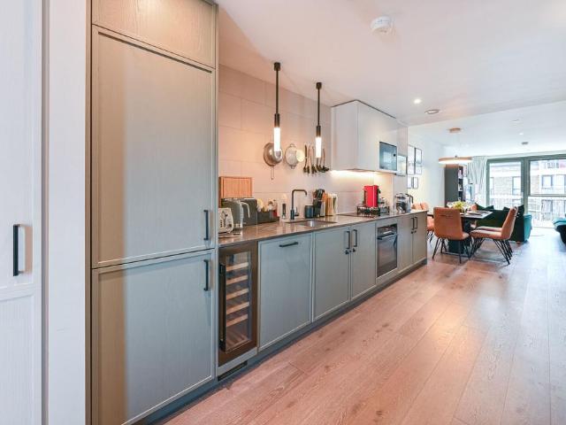 Flat for sale in Glyndon, Plumstead