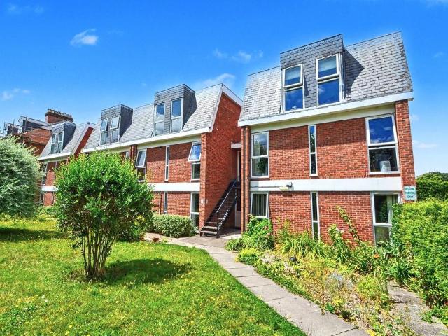 Flat for sale in Fulflood, Hampshire