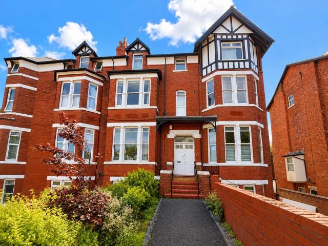 Flat for sale in Southport, Sefton