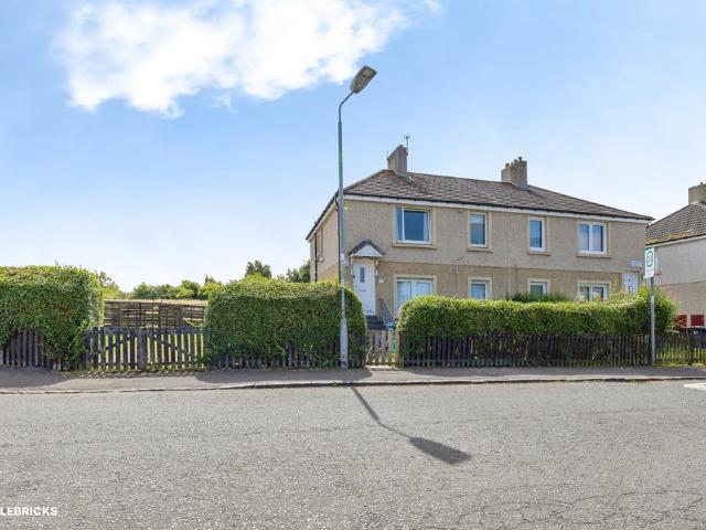 Flat for sale in Cambusnethan, Newmains