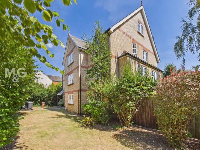 Flat for sale in Howard Estate, Chedburgh