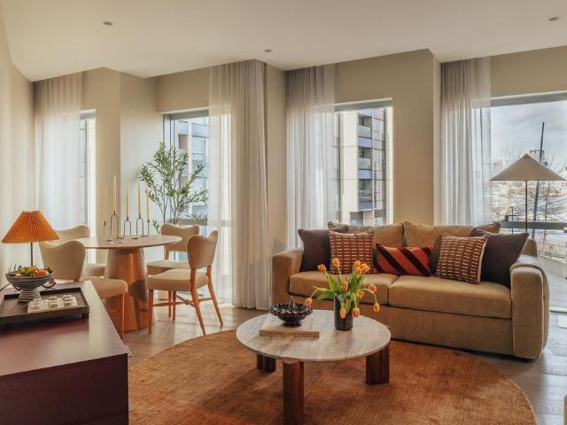 Flat for sale in Greenwich Peninsula, Greater London
