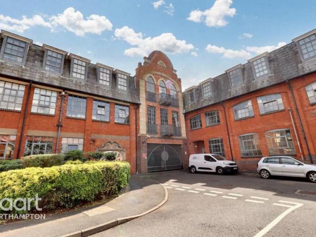 Flat for sale in Northampton, Isle Of Man