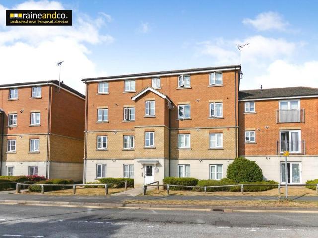 Flat for sale in Hatfield, Fretherne