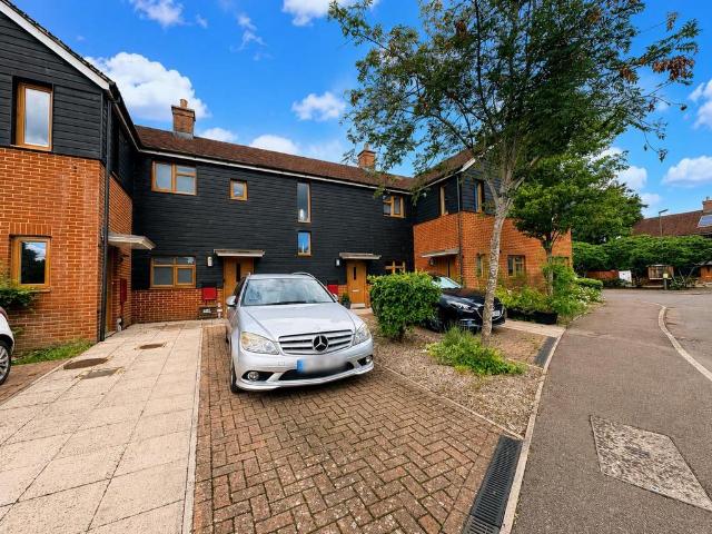 Flat for sale in Greenfields, Red Hill