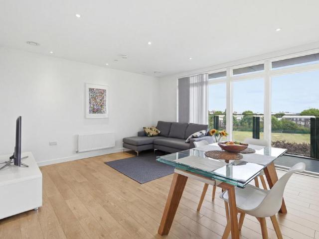Flat for sale in London Borough of Tower Hamlets, Greater London