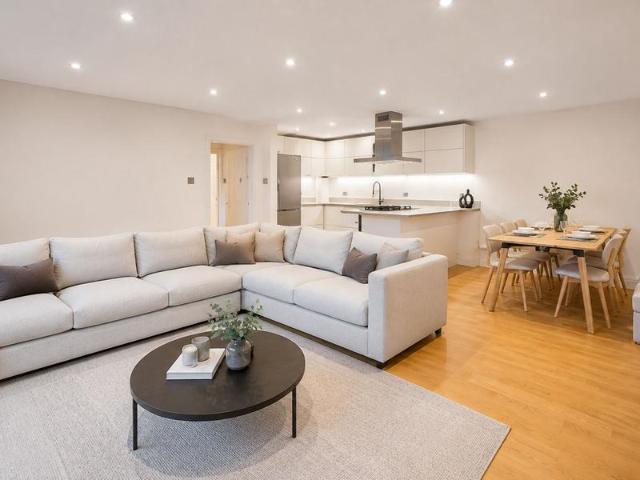 Flat for sale in London Borough of Barnet, Greater London
