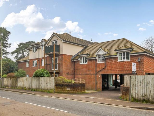 Flat for sale in Fareham, Hampshire