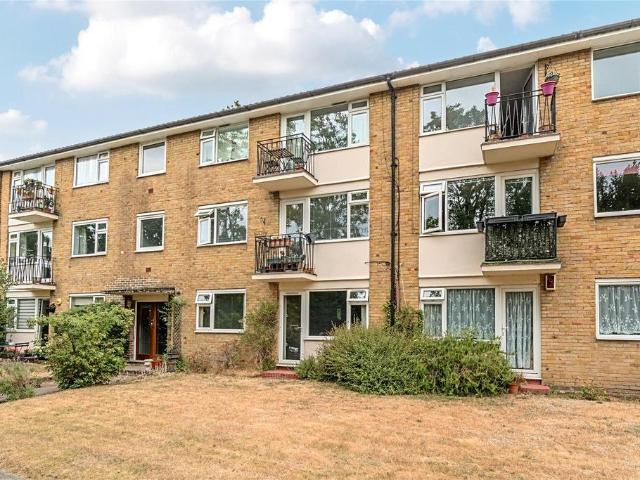 Flat for sale in Beckenham, Greater London