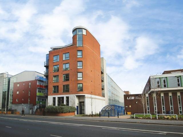 Flat for sale in Arena Quarter, Leeds