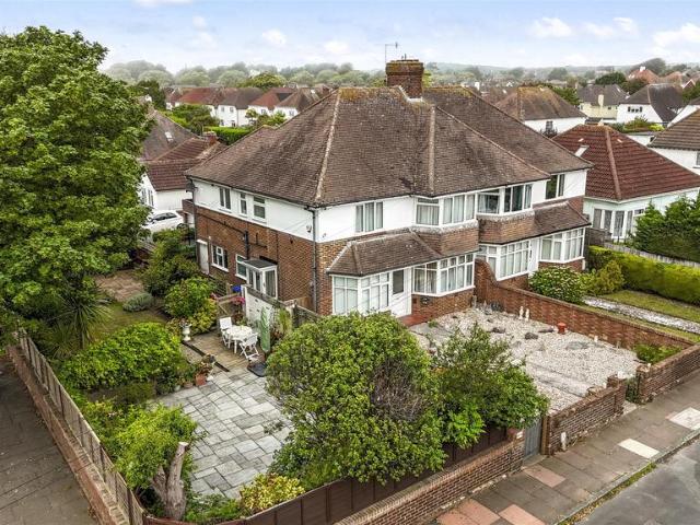 Flat for sale in West Worthing, Worthing
