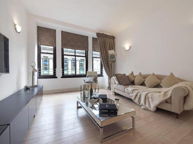 Flat for sale in Merchant City, Scotland