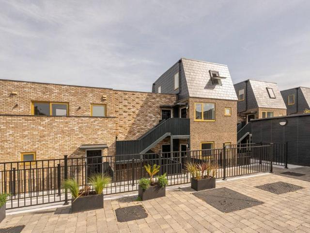 Flat for sale in Summerstown, Isle Of Man